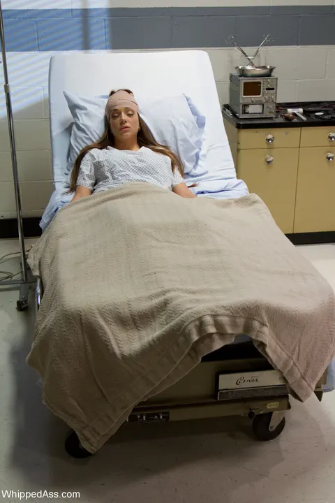 Bailey Brooks: Tall Busty Brunette Nurse Licks Her Patient's Pussy Outdoors – photo 4 of 20