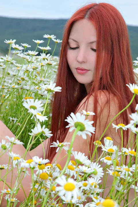 Tall Redhead Reveals Her Hairy Bush Outdoors – photo 6 of 21