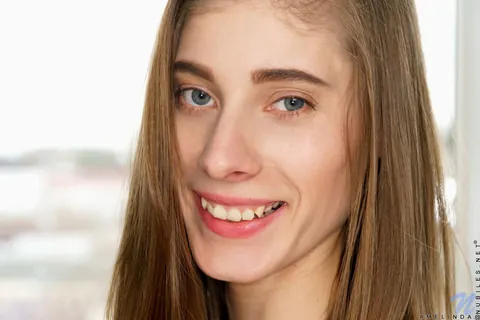 Amelinda: Tall Russian Brunette Strips and Fingers Her Shaved Pussy – photo 7 of 21