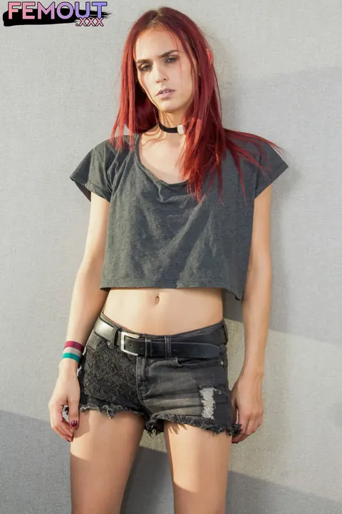 Slim Redhead Trans Woman Poses Nude in Evergreen Set – photo 1 of 16