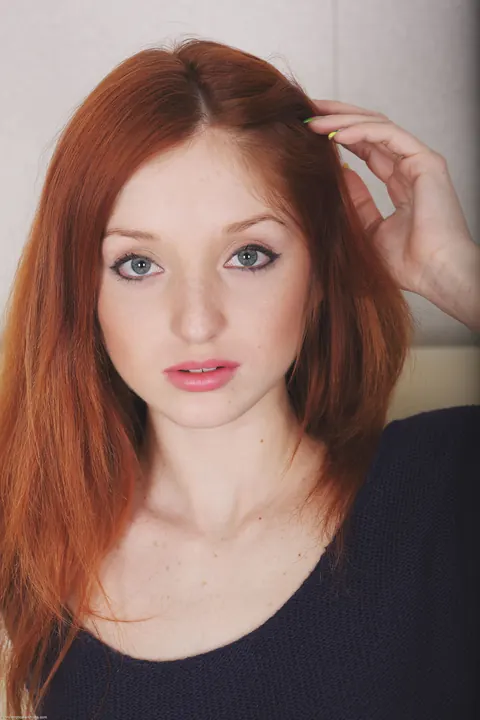 Michelle H: Redhead Lifts Her Skirt and Spreads Her Pussy Wide – photo 10 of 20