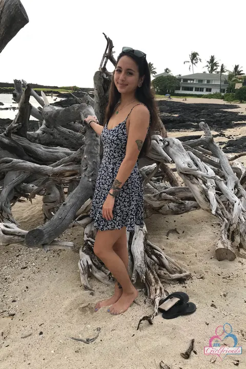 Mi Ha Doan: Thick Asian Brunette and Friend Kiss and Spread on the Beach – photo 1 of 21