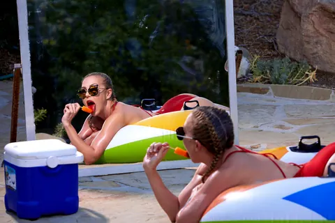 Woman with Glasses Teases by the Pool – photo 20 of 21
