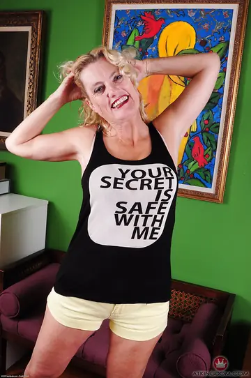 Thick Blonde MILF in Shorts Spreads and Sucks Her Toes