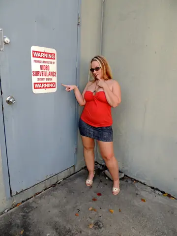 Dee Siren – Mature Blonde PAWG Fists Her Pussy and Sucks Cock