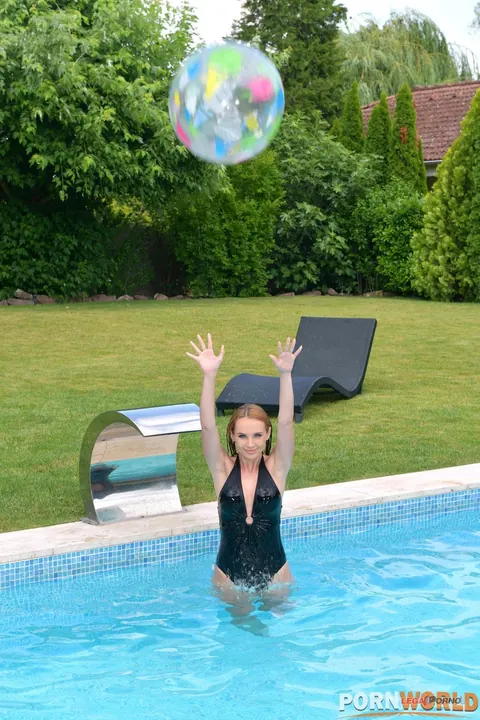 Kaisa Nord: Thick Redhead Sucks and Fucks by the Pool for a Cumshot on Her Tits – photo 5 of 20