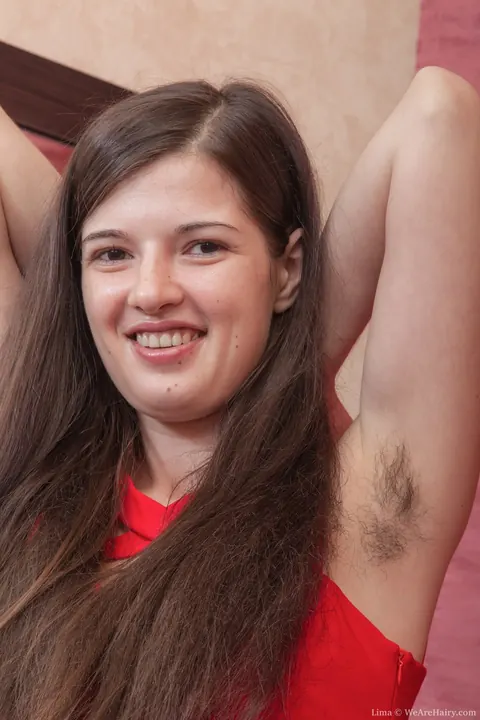 Thick Babe Lifts Her Skirt and Shows Hairy Armpits – photo 7 of 21