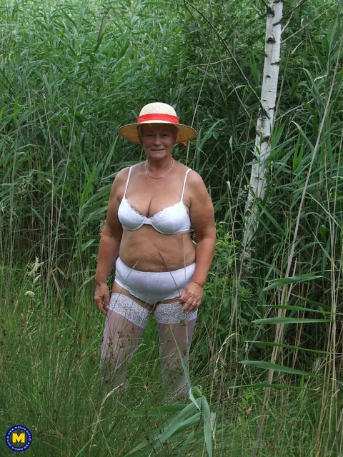 Curvy MILF Peels Down to Stockings and Bares Her Hairy Pussy Outdoors – photo 1 of 20