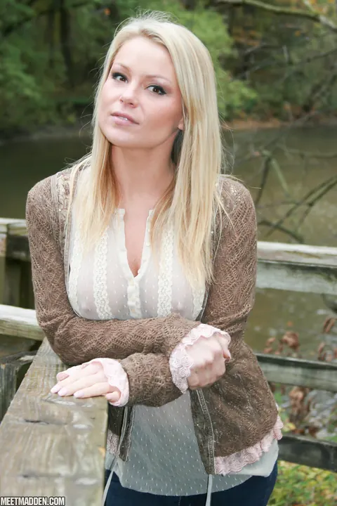 Meet Madden: Slim Blonde MILF Pulls Jeans Over Panties Outdoors – photo 12 of 15