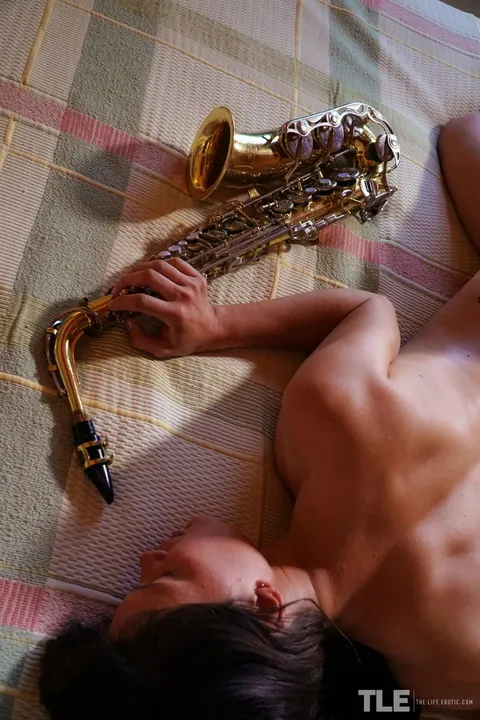 Gaia Sofia: Hairy Latina Inserts a Saxophone Then an Anal Toy – photo 4 of 16