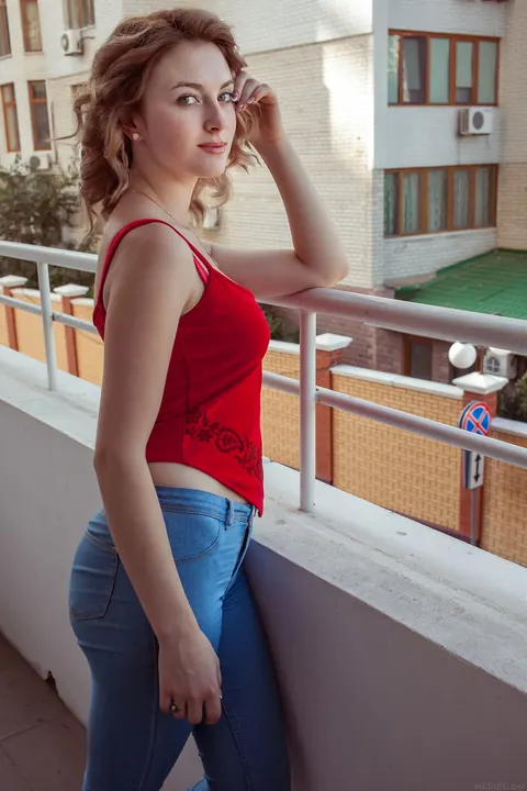 Jamie Joi: Petite Short-Haired Redhead Undresses and Shows Her Shaved Pussy – photo 1 of 21