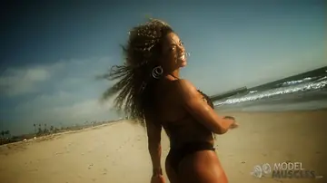 Alexis Ellis – Busty Athletic Ebony Bodybuilder Poses in a Bikini at Outdoor Gym