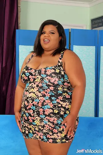 Peaches Love – Ebony BBW Gives a Titjob Before Cowgirl and Doggy Style Sex