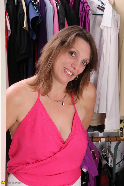 Thick Mature Woman Models Lingerie and a Skirt Then Spreads – photo 12 of 16