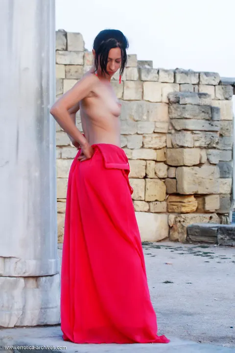 Janelle B: PAWG Brunette Strips Off Her Skirt Outdoors by Pillar – photo 4 of 16