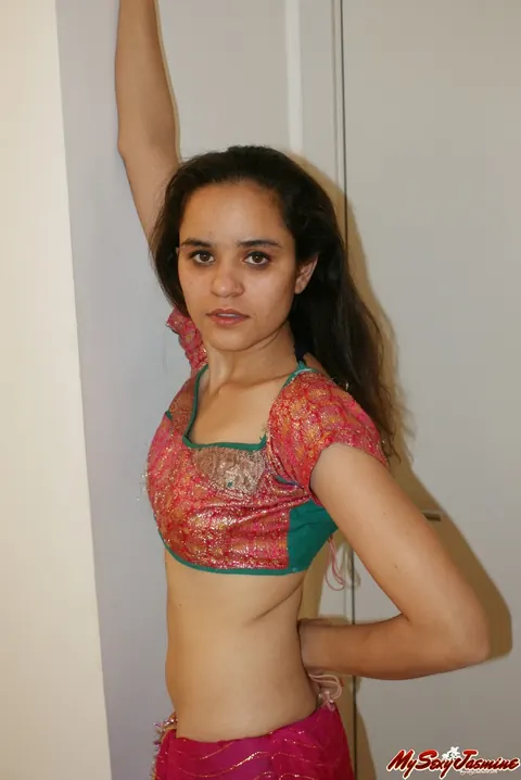 Jasmine Mathur: Indian Brunette Strips Out of Her Skirt and Spreads – photo 1 of 12