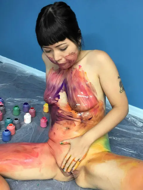 Yuka Ozaki: Chubby Asian MILF Strips Out of Her Skirt and Smears Paint Outdoors – photo 4 of 21
