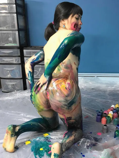 Yuka Ozaki: Chubby Asian MILF Strips Out of Her Skirt and Smears Paint Outdoors – photo 9 of 21