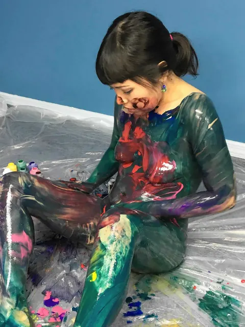 Yuka Ozaki: Chubby Asian MILF Strips Out of Her Skirt and Smears Paint Outdoors – photo 12 of 21