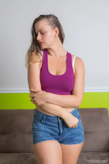 MILF PAWG Drops Her Shorts and Panties to Pose Nude