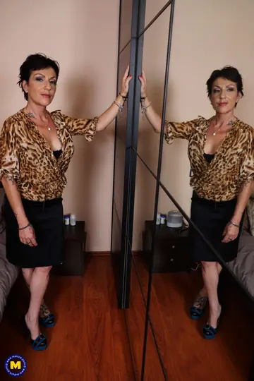 Susan Wild – Tattooed European MILF Has Sex with a Man and Kisses Deeply