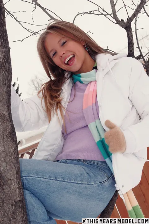 Dawson Miller: Thick Blonde with Big Natural Tits Pulls Jeans Aside in Snow – photo 4 of 15