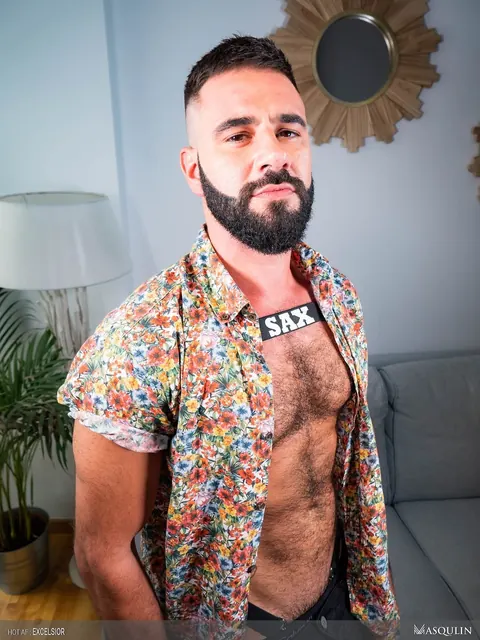 Hairy Bearded Stud Poses Nude for the Camera – photo 2 of 20