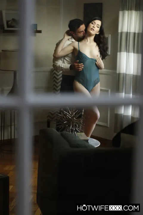 Tall MILF with a Big Ass in Lingerie Takes a Cumshot – photo 10 of 21