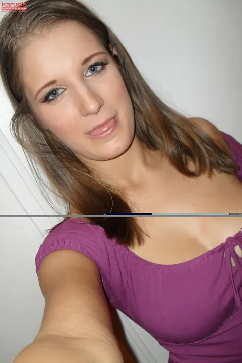 Jennifer Amton: Czech Brunette with Big Natural Tits Undresses and Spreads – photo 1 of 20