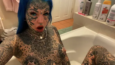 Amber Luke: Tattooed Blonde Spreads Her Shaved Pussy in the Bathroom – photo 13 of 16