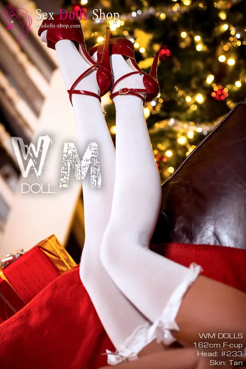 Busty Woman Undresses and Poses Nude for Christmas – photo 11 of 21