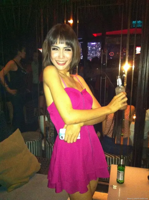 Thai Trans Woman Poses in a Mini Skirt – photo 12 of 16