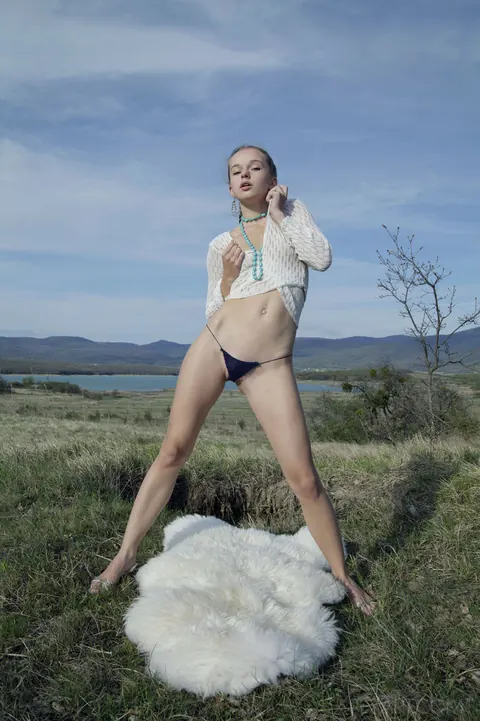 Milena D: Blonde PAWG Fingers Her Hairy Pussy in the Forest Outdoors – photo 1 of 12