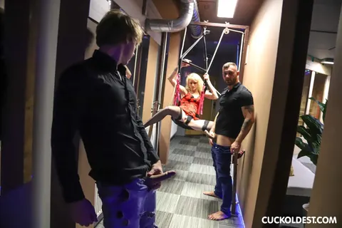 Woman Strips and Fucks Her Partner After Kissing – photo 2 of 21