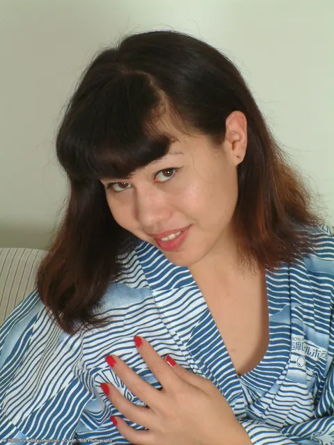 Mellissa: Blonde Asian Babe Slides Panties Aside to Show Her Hairy Bush – photo 1 of 16