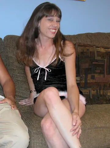 Samantha Charles – Slim Brunette MILF Sucks and Strokes Cock Until He Cums on Her Tits