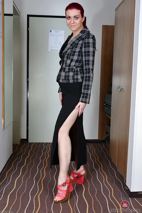 Corazon Del Angel: Redhead MILF Strips in a Motel and Spreads Her Asshole – photo 1 of 16