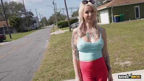 PAWG Blonde in Glasses Takes Public Anal in a Car – photo 2 of 21