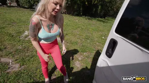 PAWG Blonde in Glasses Takes Public Anal in a Car – photo 21 of 21