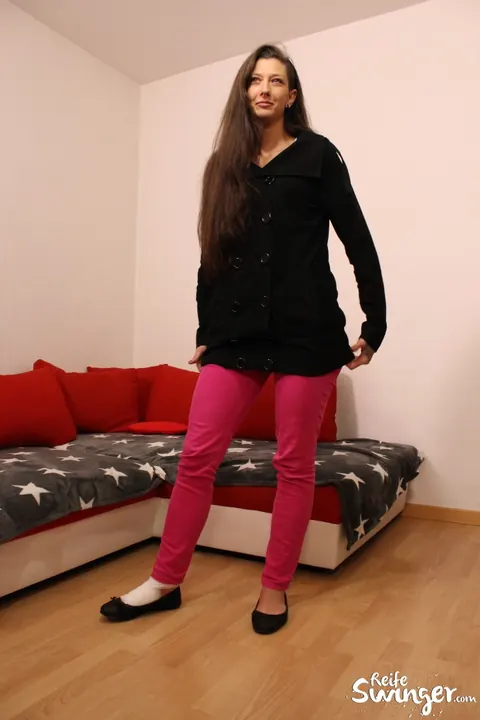 Svenja: Tall German Amateur Gives a Deepthroat and Takes It Doggy Style – photo 2 of 20