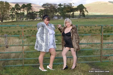 Speedy Bee: Two Mature British Women Lick Pussy Outdoors in Stockings – photo 1 of 15