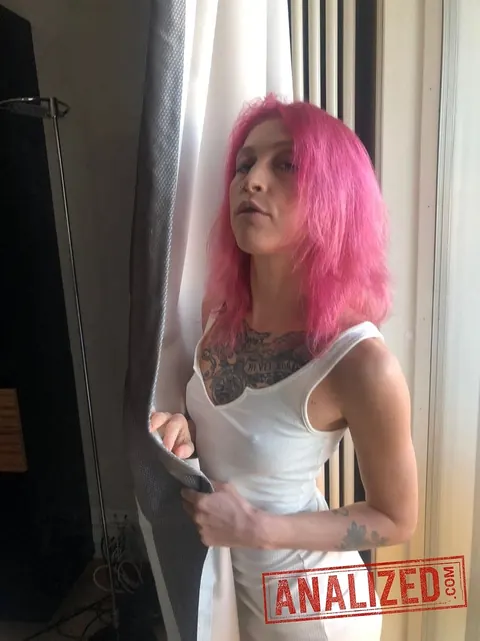Eva Stone & Yara Phoenix: PAWG in Panties Takes Anal Selfies in the Mirror – photo 14 of 21
