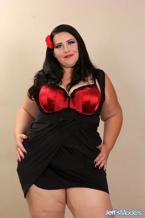 Becki Butterfly: PAWG MILFs Undress and Fuck in a Wild Group Session – photo 7 of 21