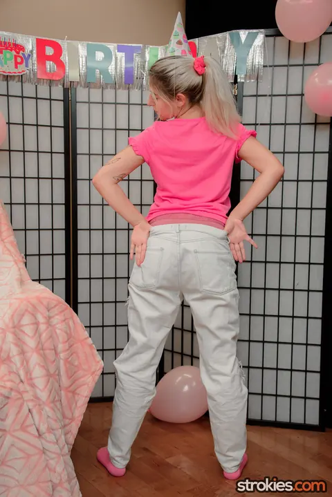 Chloe Kreams: Thick Blonde in Uniform and Socks Strips for Birthday Handjob – photo 4 of 21