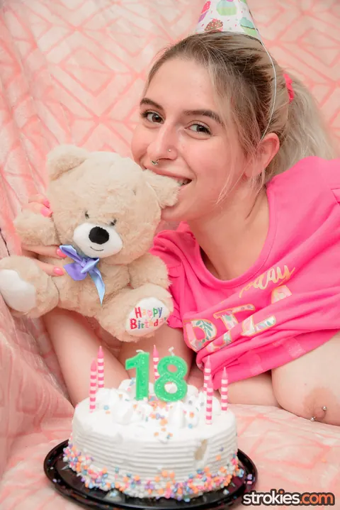 Chloe Kreams: Thick Blonde in Uniform and Socks Strips for Birthday Handjob – photo 14 of 21