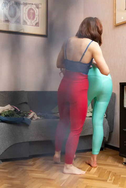 Australian Women Undress and Kiss While Changing Outfits – photo 17 of 21