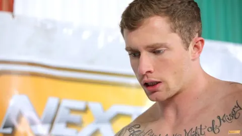 Man Strips Nude at a Gay Casting – photo 15 of 21