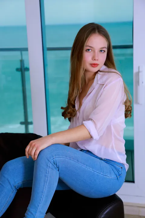 Camilla Stan: Skinny Russian Brunette Undresses and Spreads Her Legs – photo 3 of 21
