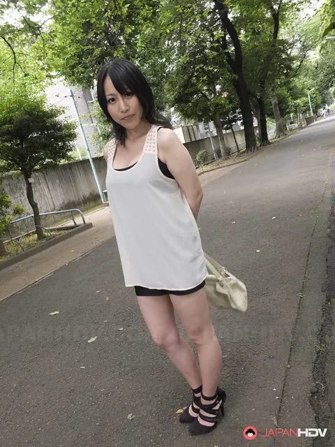 Yuna Hoshizaki: Busty Japanese MILF Bares Her Tits for a Public Blowjob Outdoors – photo 9 of 20