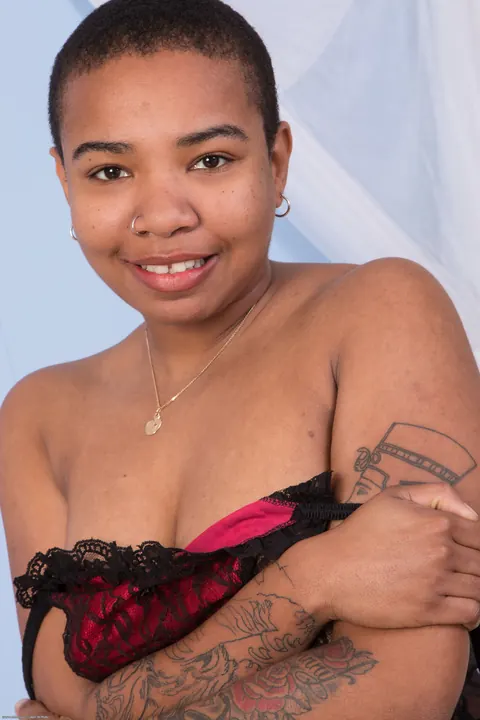 Ryder Cruise: Ebony BBW in Panties Shows Her Hairy Pussy – photo 5 of 21
